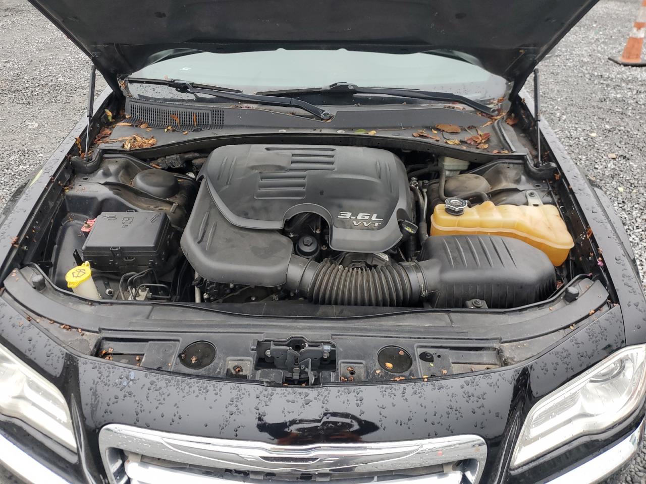 2013 Chrysler 300 - Image 11
