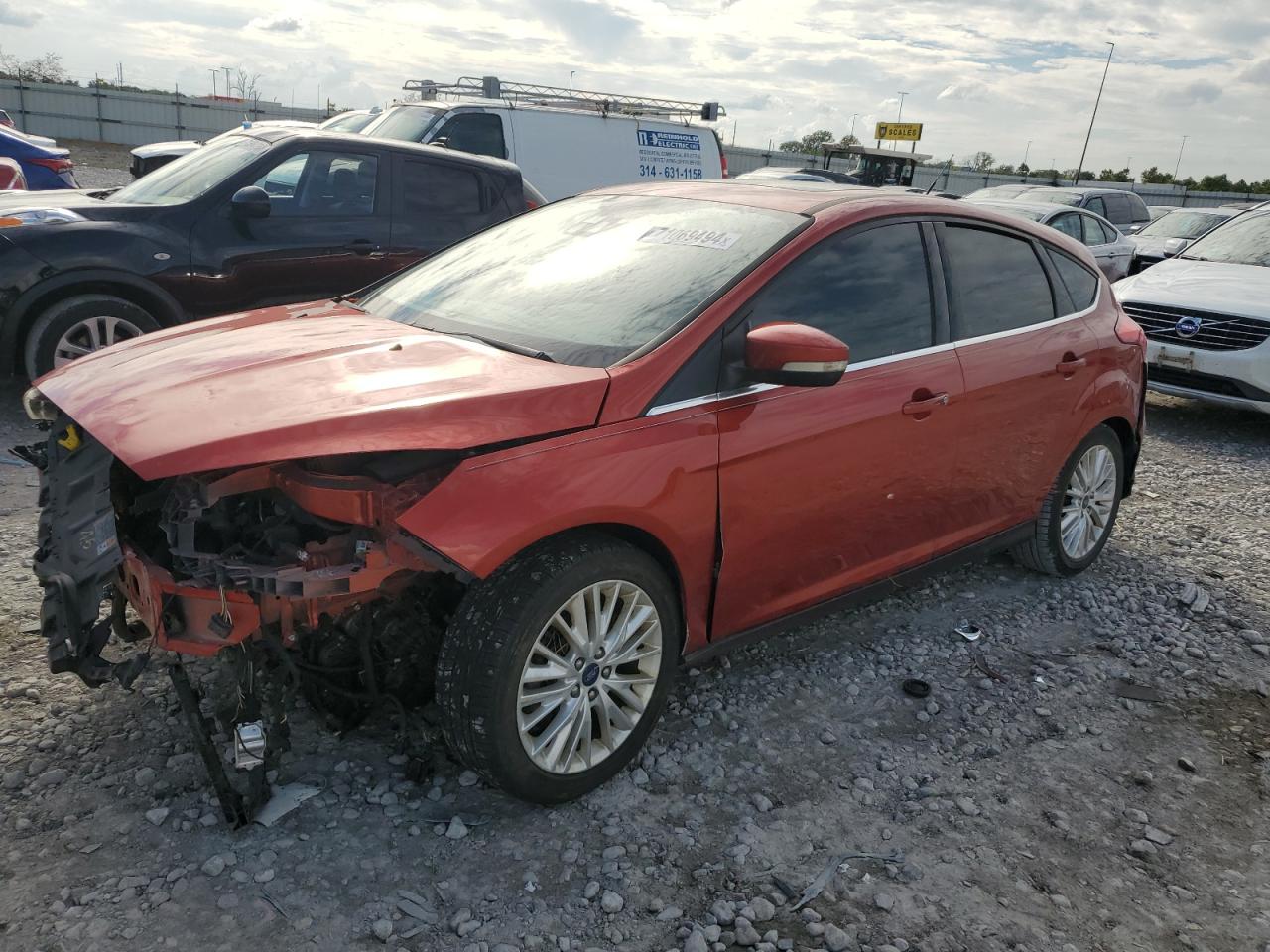 1FADP3N22JL239242 2018 FORD FOCUS - Image 1