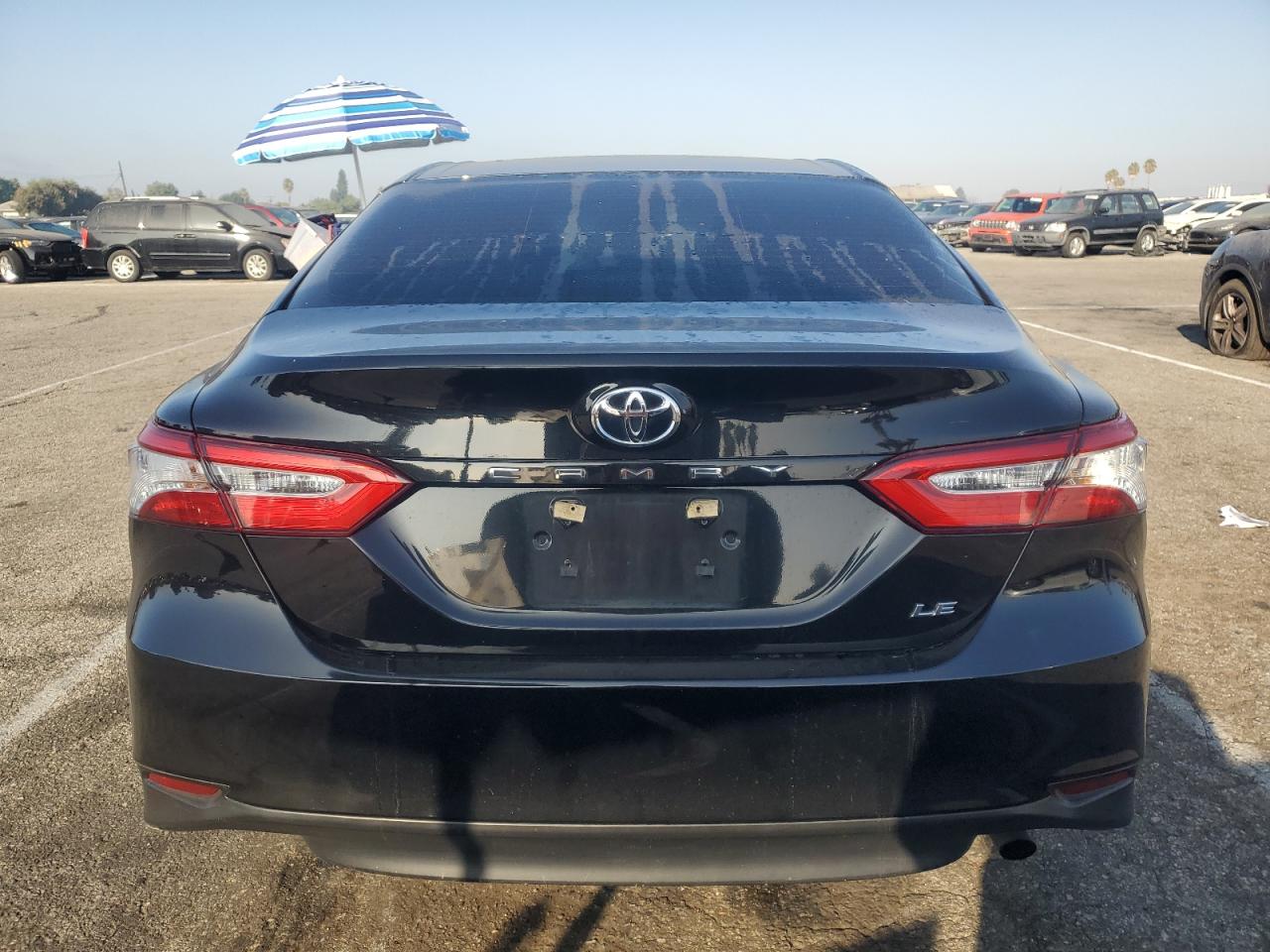 2018 Toyota Camry L VIN: 4T1B11HK3JU565706 Lot: 73553754