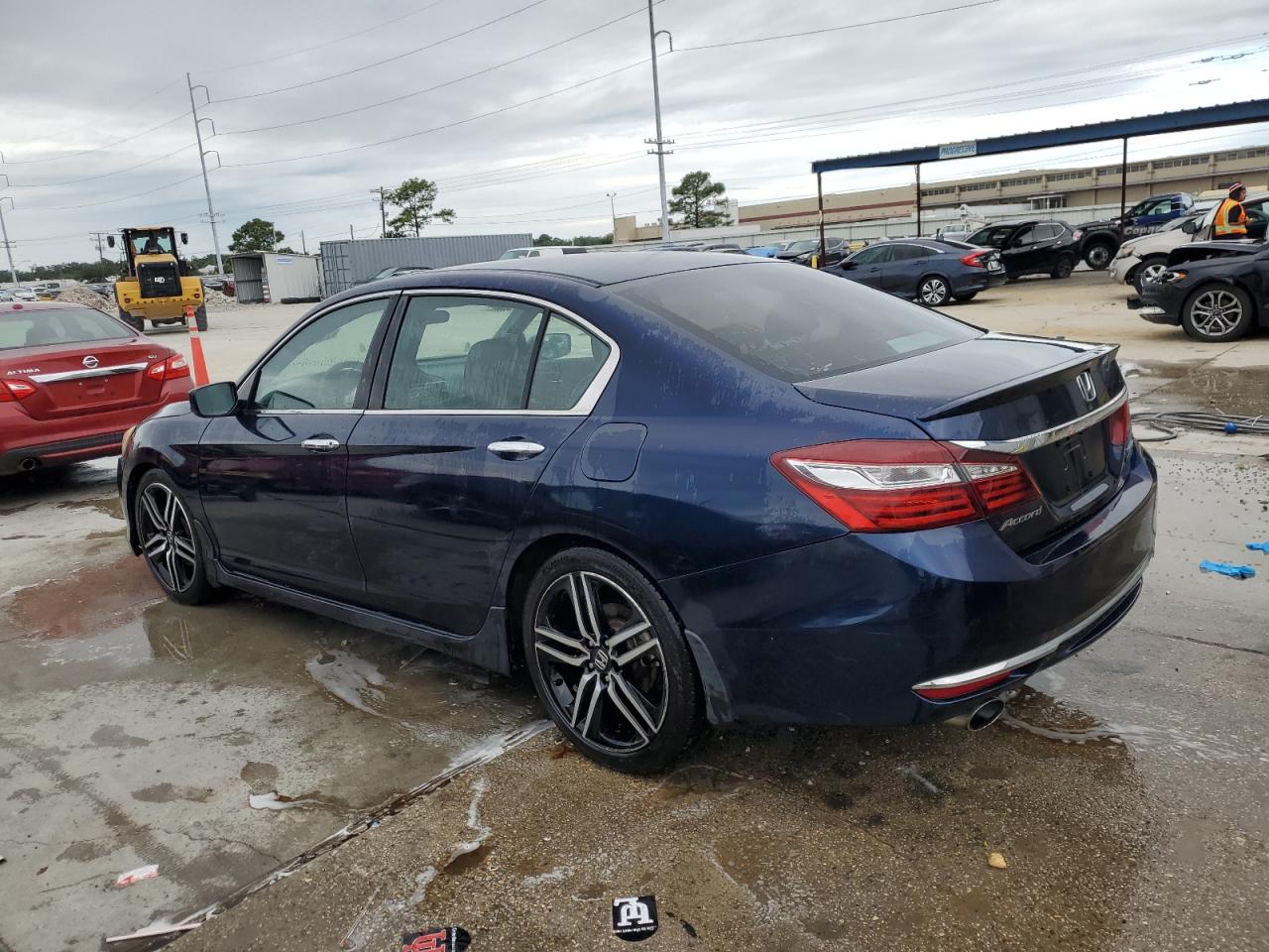 1HGCR2F11HA103918 2017 HONDA ACCORD - Image 2