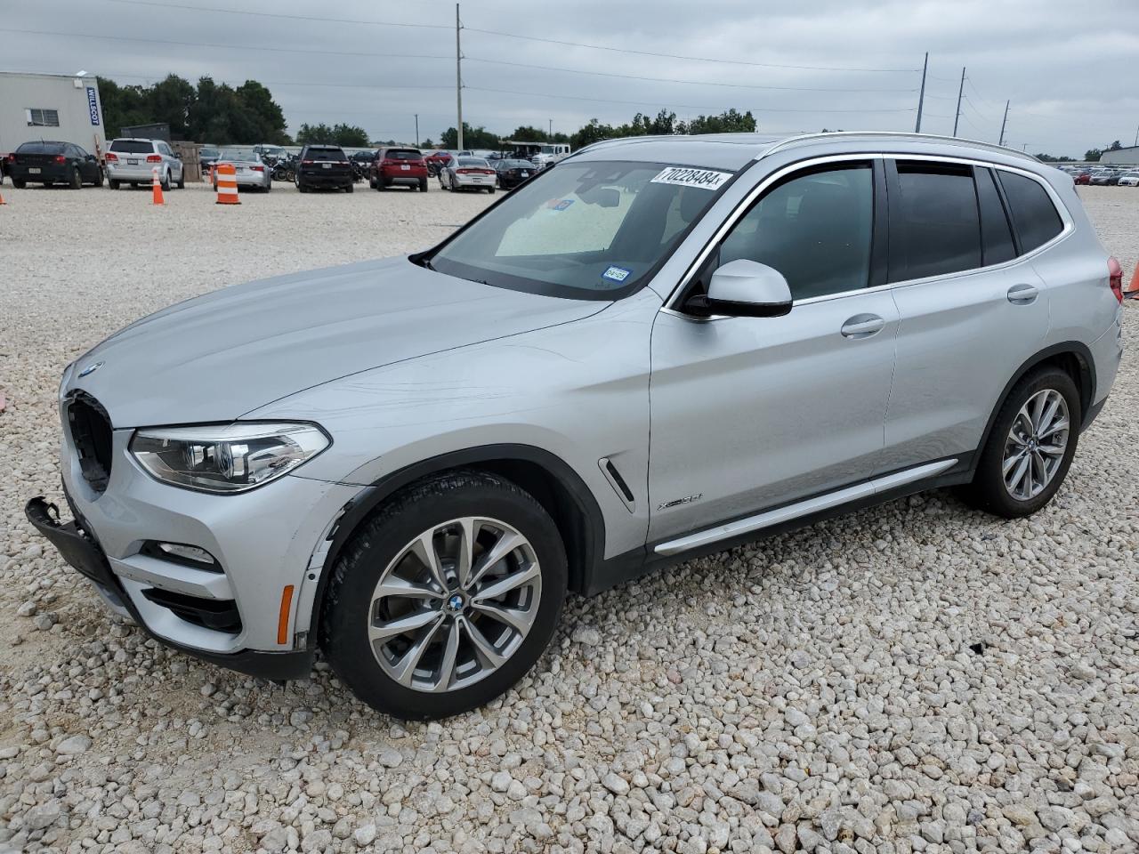 VIN 5UXTR9C56JLD61748 2018 BMW X3 no.1