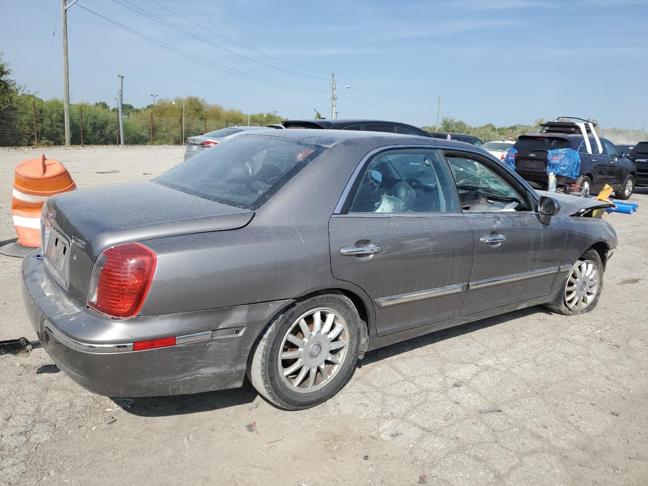 2004 Hyundai Grandeur - Image 3