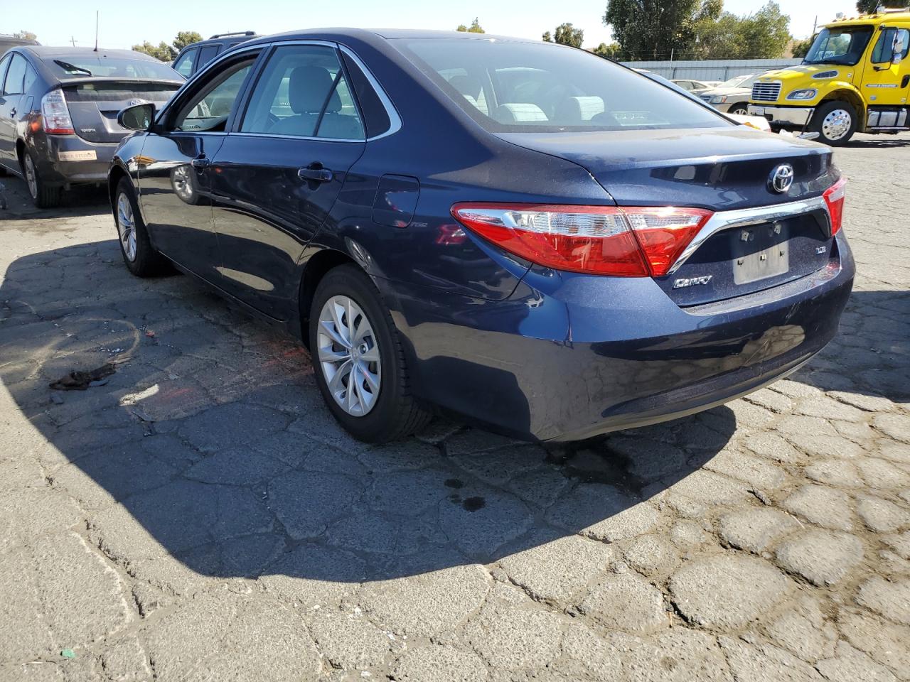 2016 Toyota Camry Le VIN: 4T4BF1FKXGR541079 Lot: 73795904