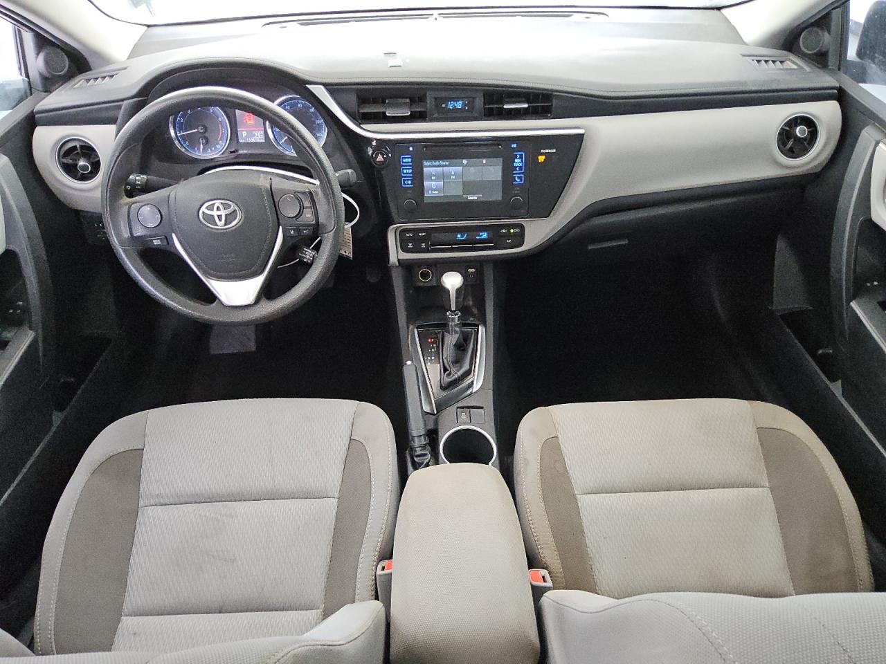 2017 Toyota Corolla L VIN: 2T1BURHE8HC815615 Lot: 70221644