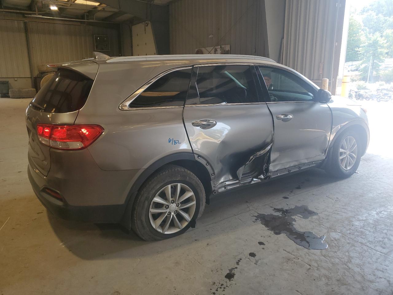 2018 Kia Sorento Lx VIN: 5XYPG4A30JG342862 Lot: 69749524