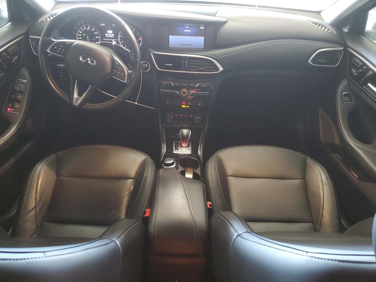 SJKCH5CR5HA033690 2017 Infiniti Qx30 Base