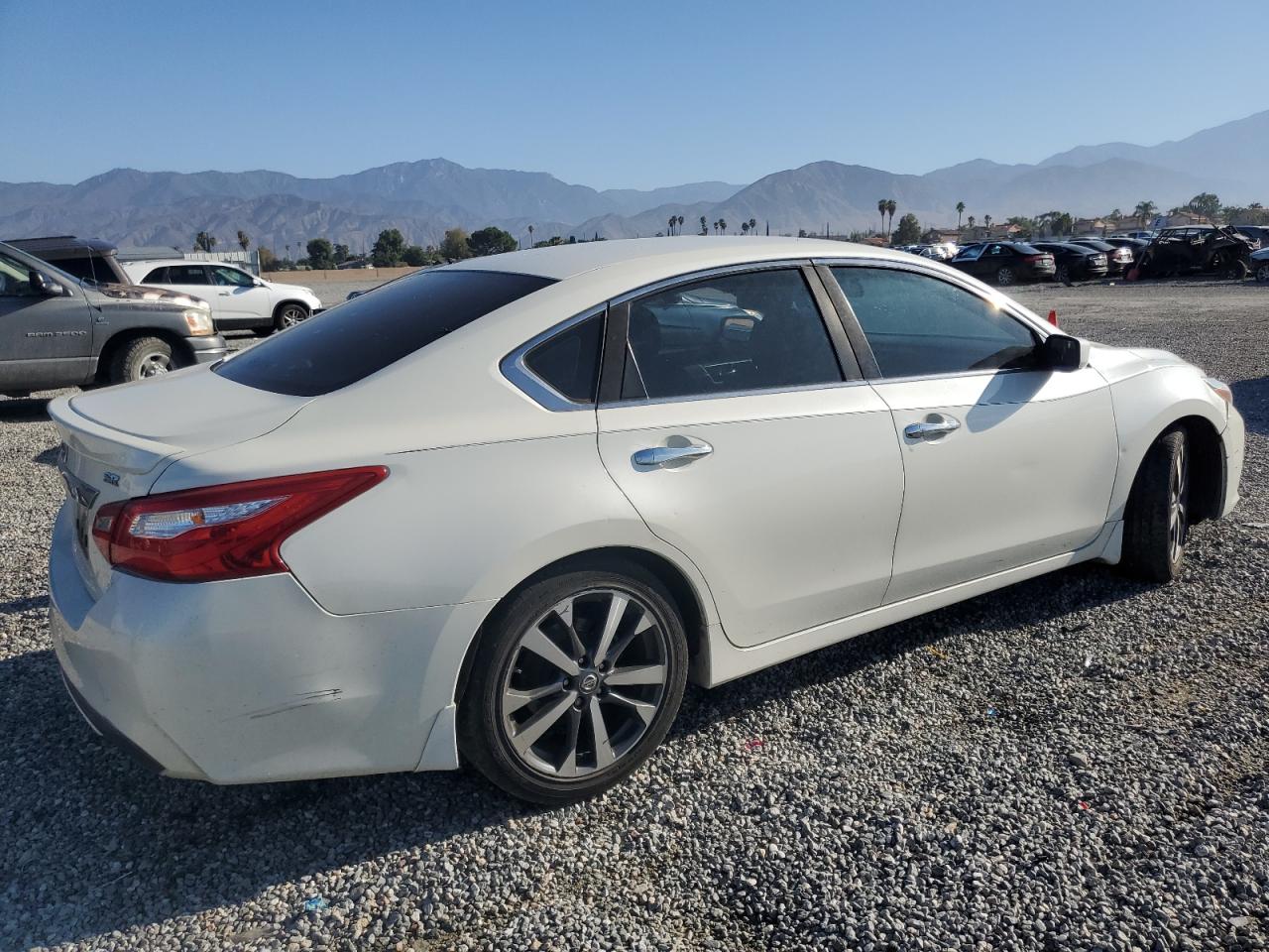 2016 Nissan Altima - Image 3