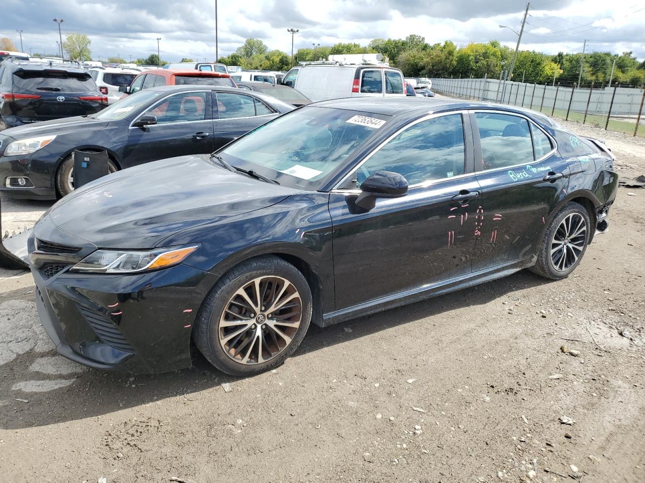 4T1B11HKXJU060066 2018 TOYOTA CAMRY - Image 1