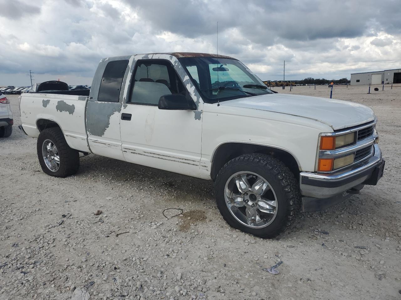1995 Chevrolet GMT-400 - Image 4