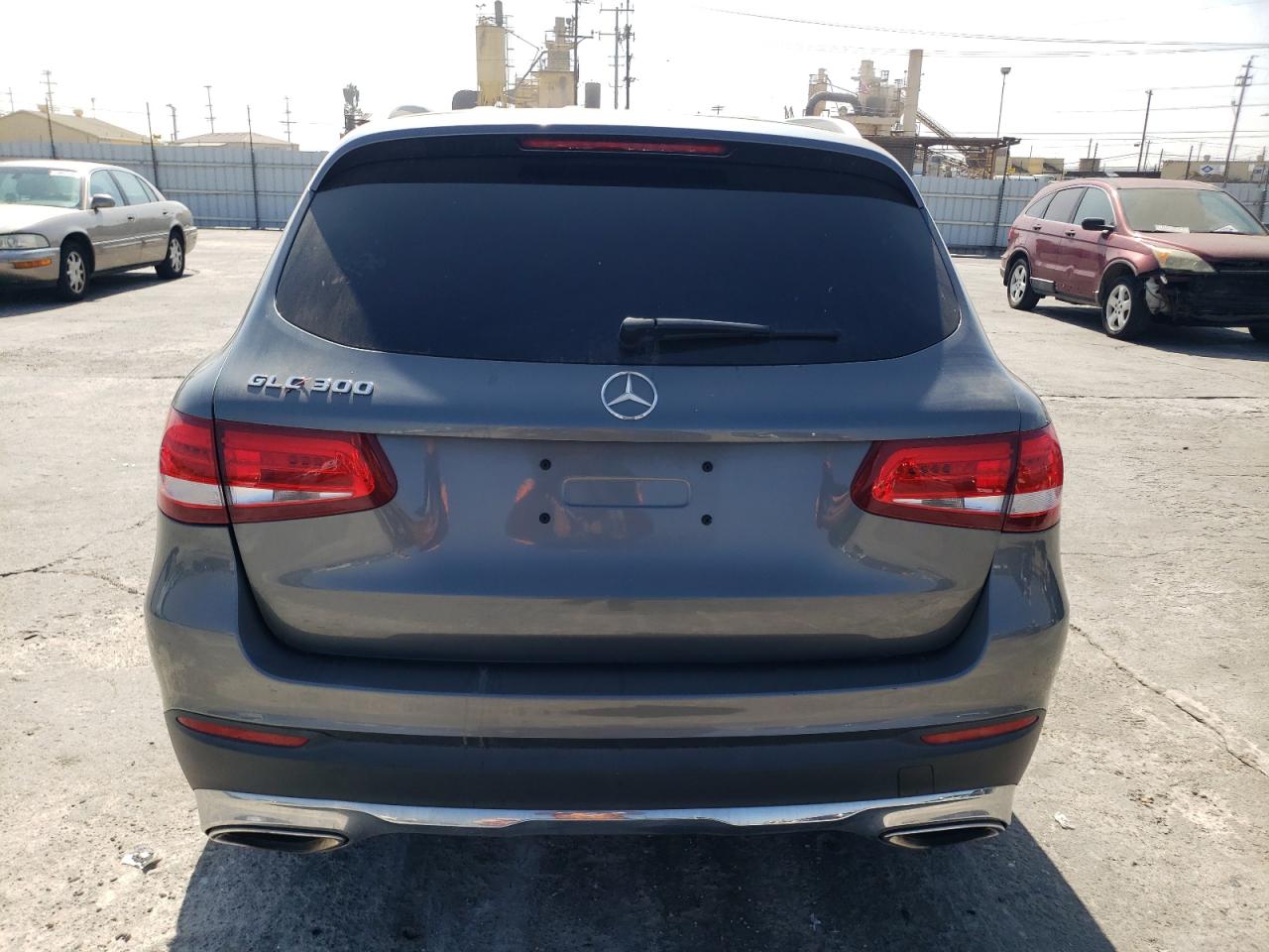 WDC0G4JB2JV052215 2018 Mercedes-Benz Glc 300