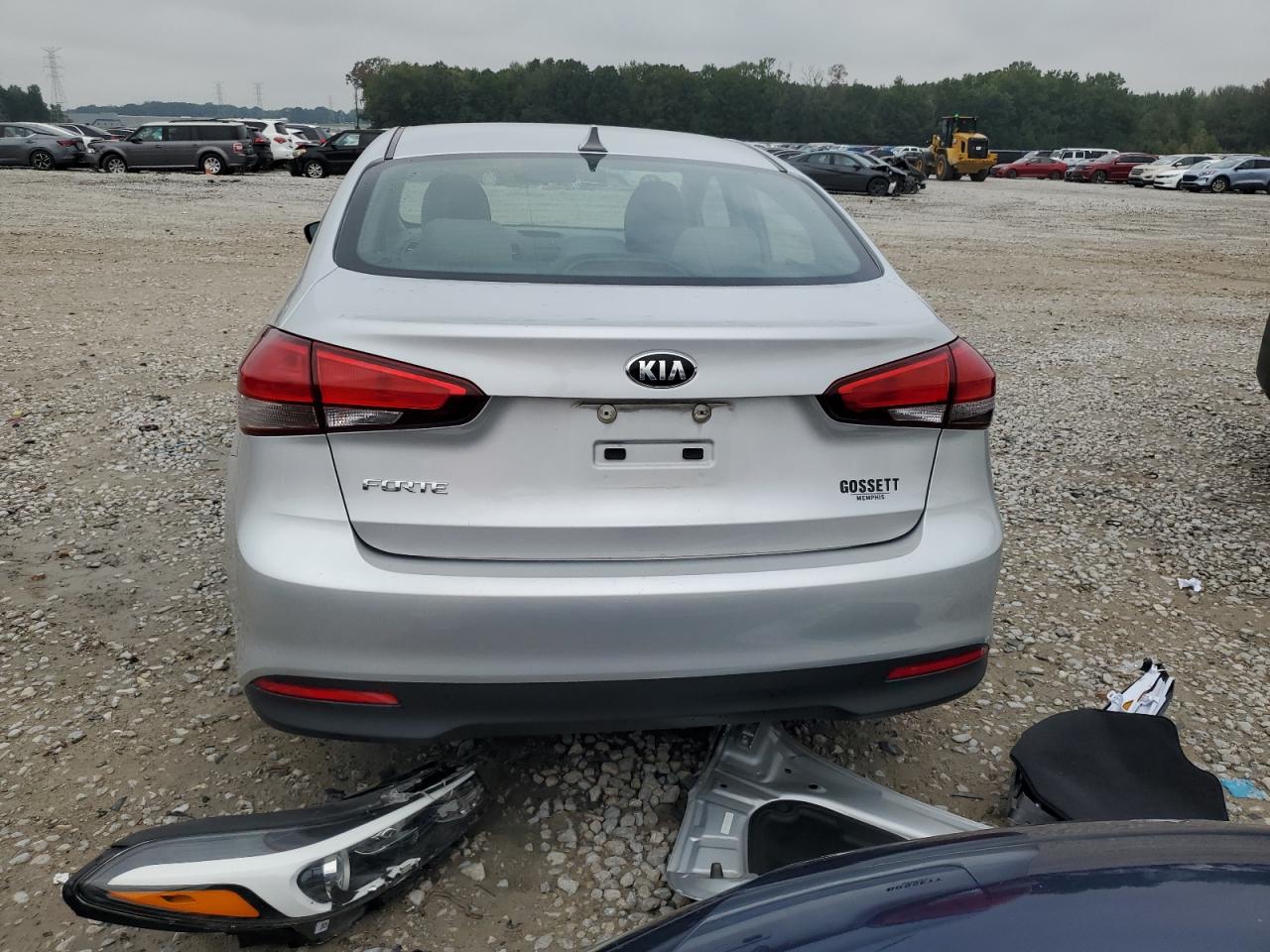 3KPFK4A7XHE116087 2017 Kia Forte Lx