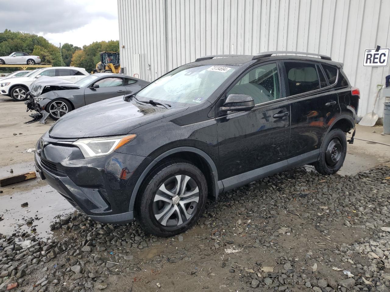 2T3BFREV2HW595067 2017 TOYOTA RAV 4 - Image 1