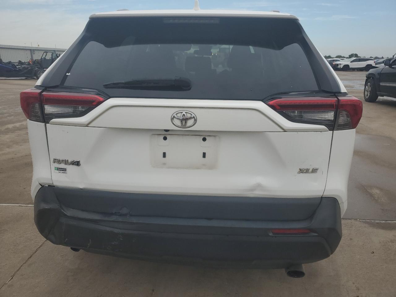 2019 Toyota Rav4 Xle VIN: 2T3W1RFV2KW029870 Lot: 72758424