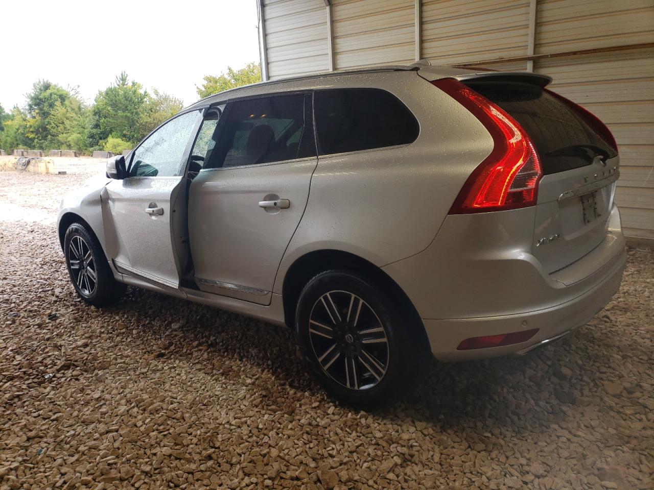 YV440MDK2G2847375 2016 VOLVO XC60 - Image 2