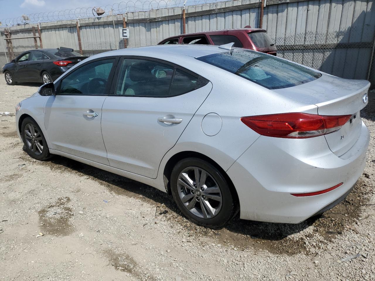 5NPD84LF6HH082901 2017 HYUNDAI ELANTRA - Image 2