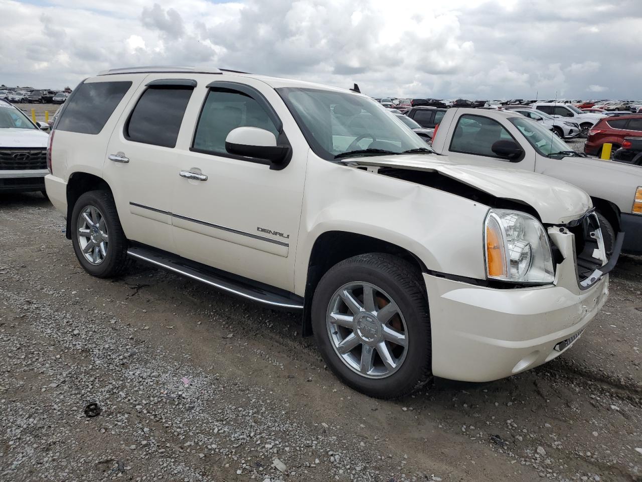 2013 GMC Yukon - Image 4
