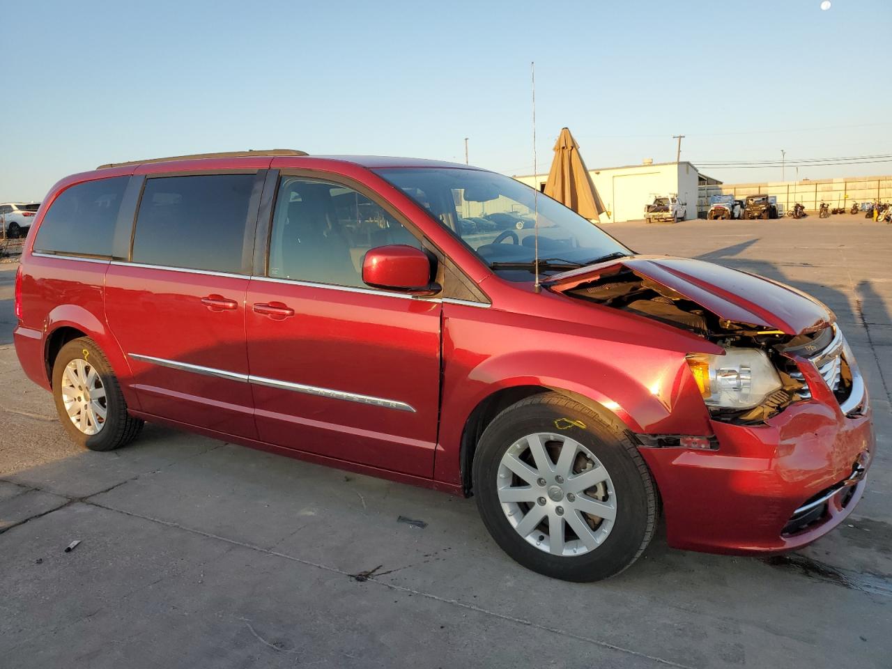 2014 Chrysler Town & Country - Image 4
