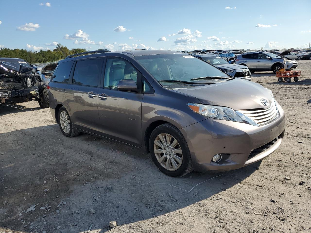 2011 Toyota Sienna Xle VIN: 5TDYK3DC1BS013469 Lot: 72155614