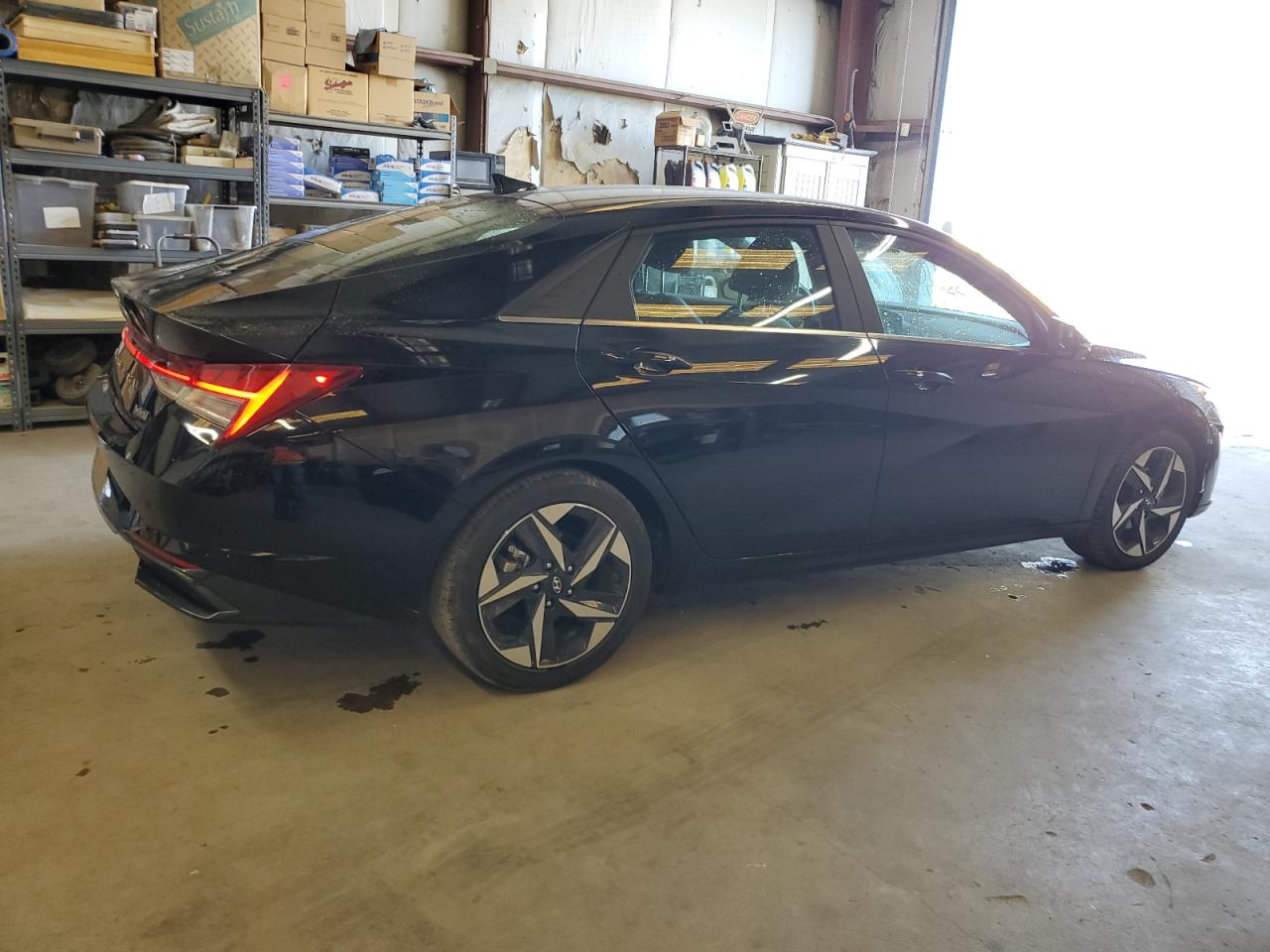 2023 Hyundai Elantra - Image 3