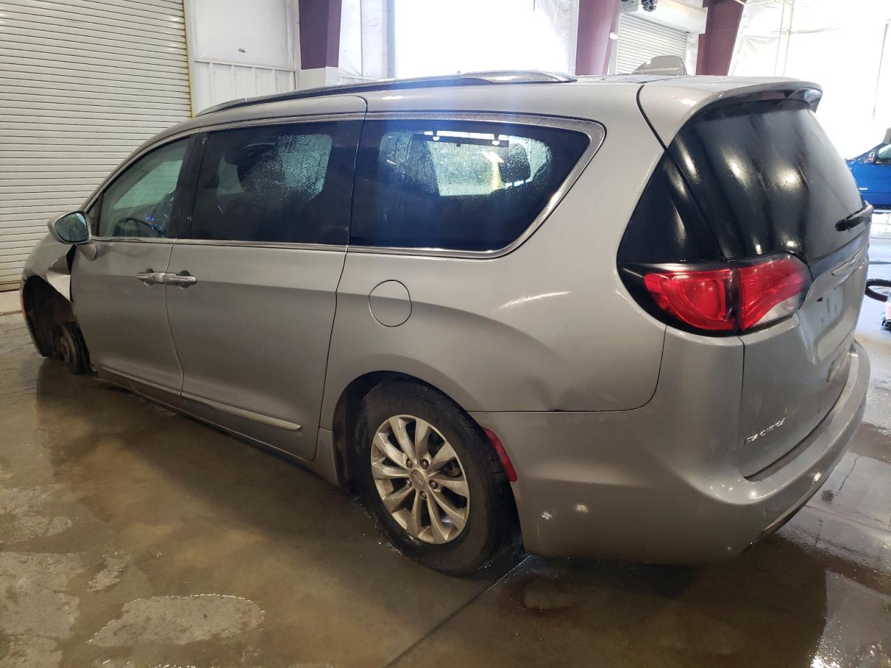 2019 Chrysler Pacifica - Image 2