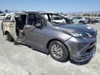 2021 Toyota Sienna Xle na sprzedaż w Sun Valley, CA - Burn