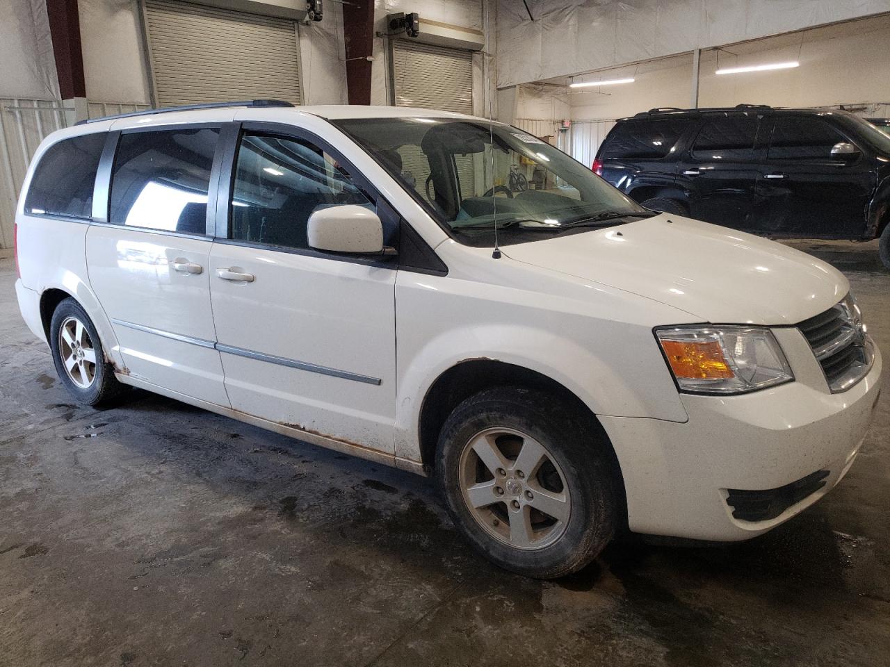 2010 Dodge Caravan - Image 4