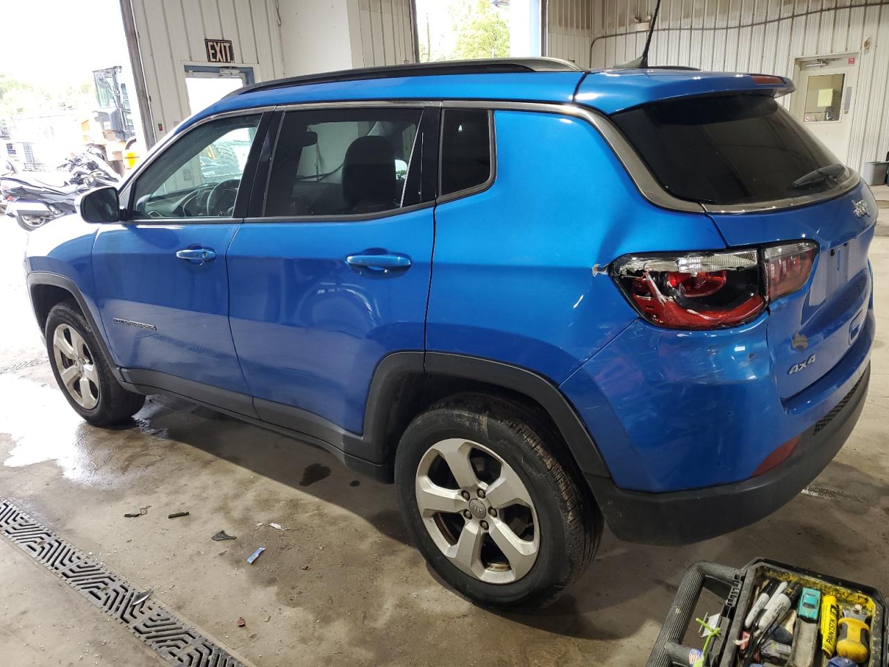 3C4NJDBB9JT398659 2018 JEEP COMPASS - Image 2