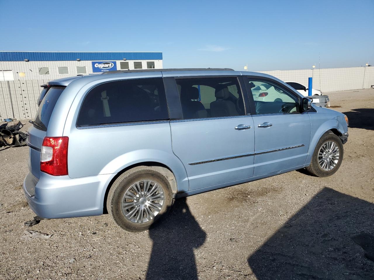 2013 Chrysler Town & Country - Image 3