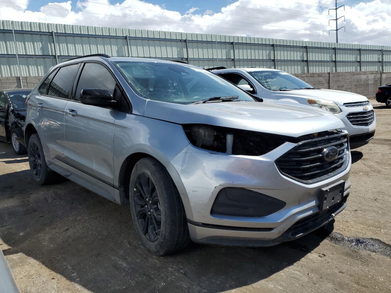 2022 Ford Edge - Image 4