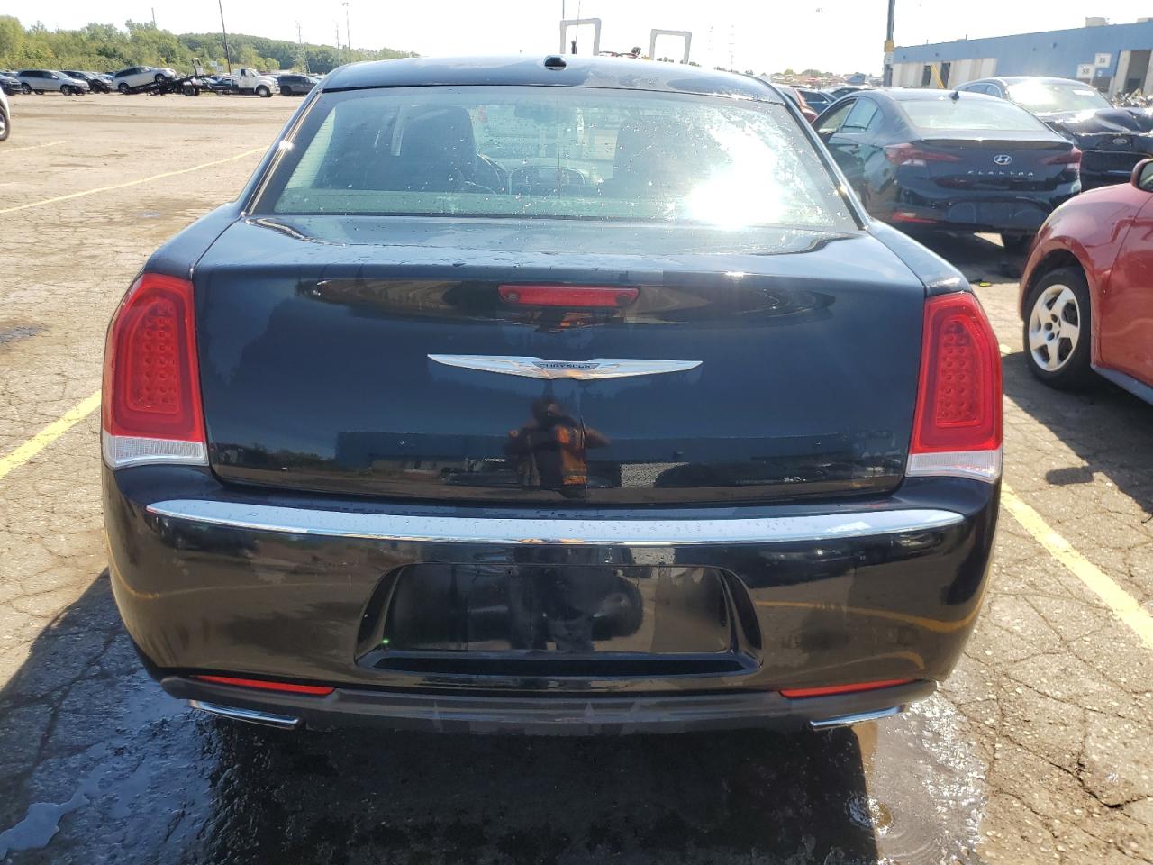 2015 Chrysler 300 Limited VIN: 2C3CCAAG1FH828508 Lot: 70781974