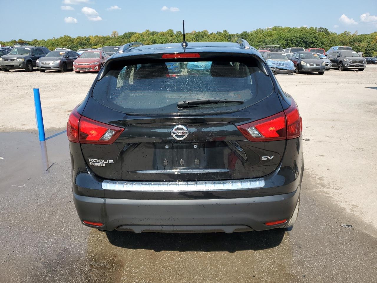 JN1BJ1CP4JW163272 2018 Nissan Rogue Sport S