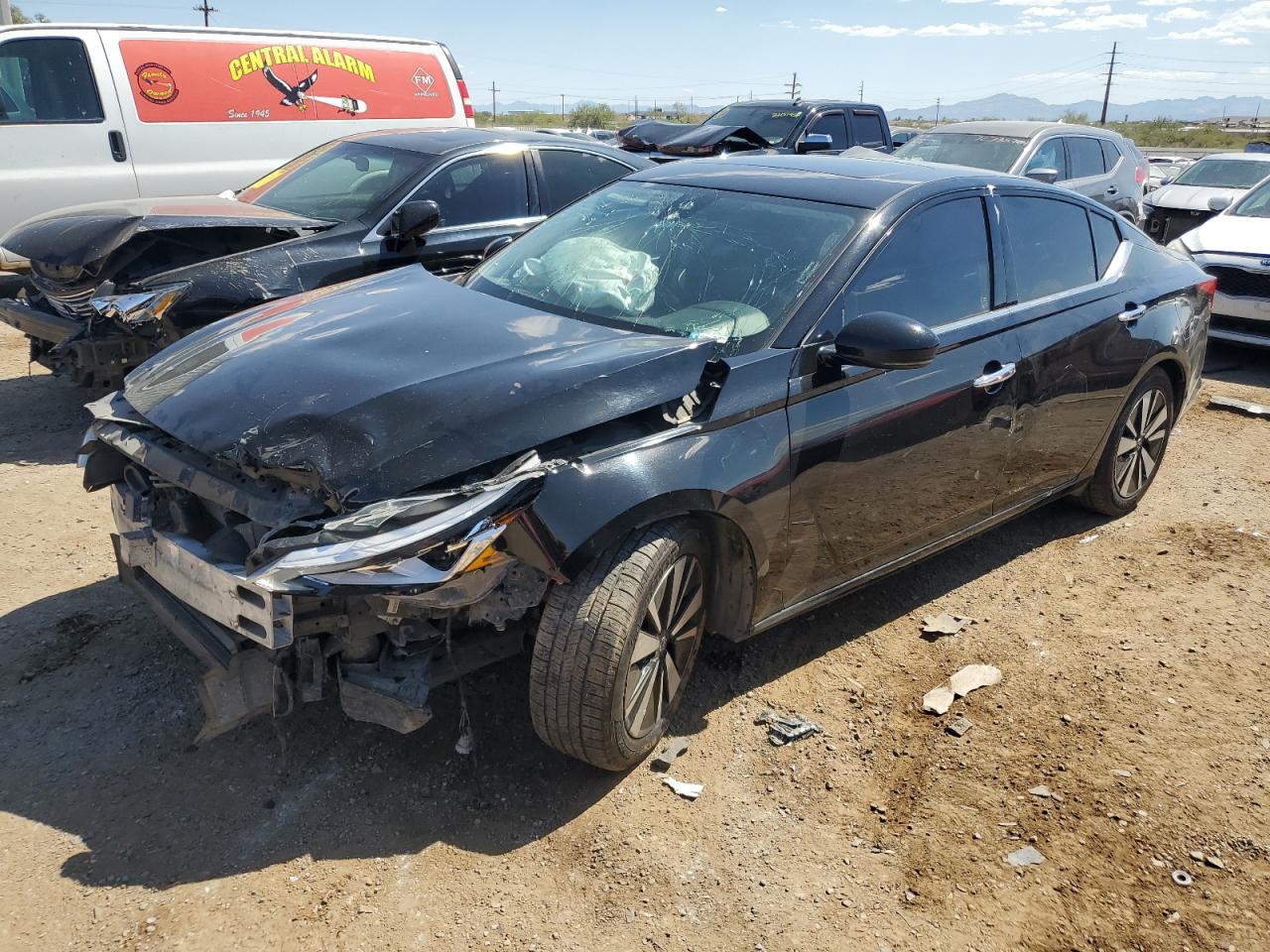 2019 Nissan Altima - Image 1