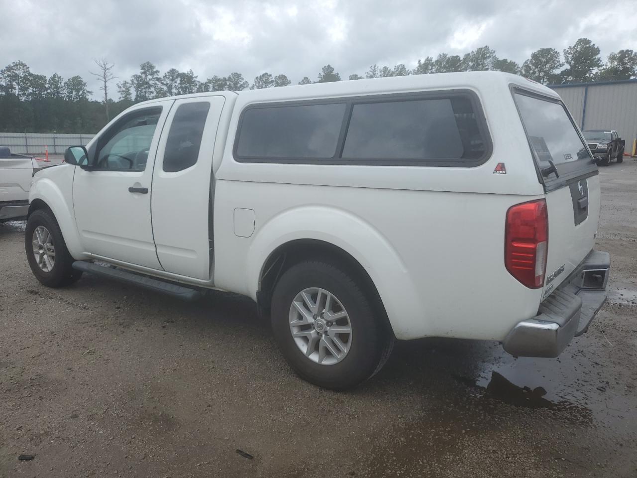 1N6BD0CT7HN741499 2017 NISSAN NAVARA - Image 2