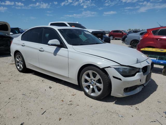  BMW 3 SERIES 2015 Белы