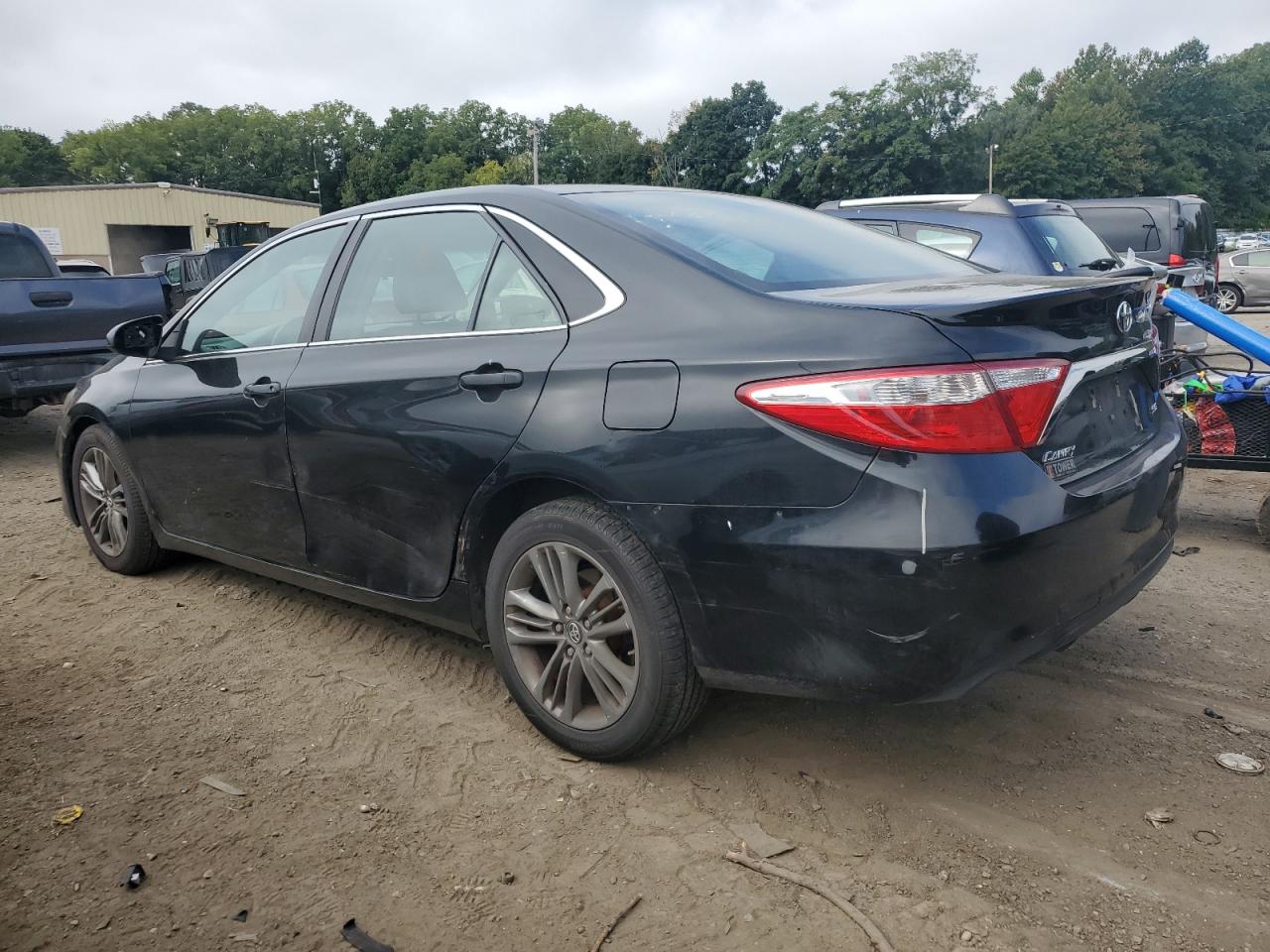 4T1BF1FKXHU666174 2017 TOYOTA CAMRY - Image 2