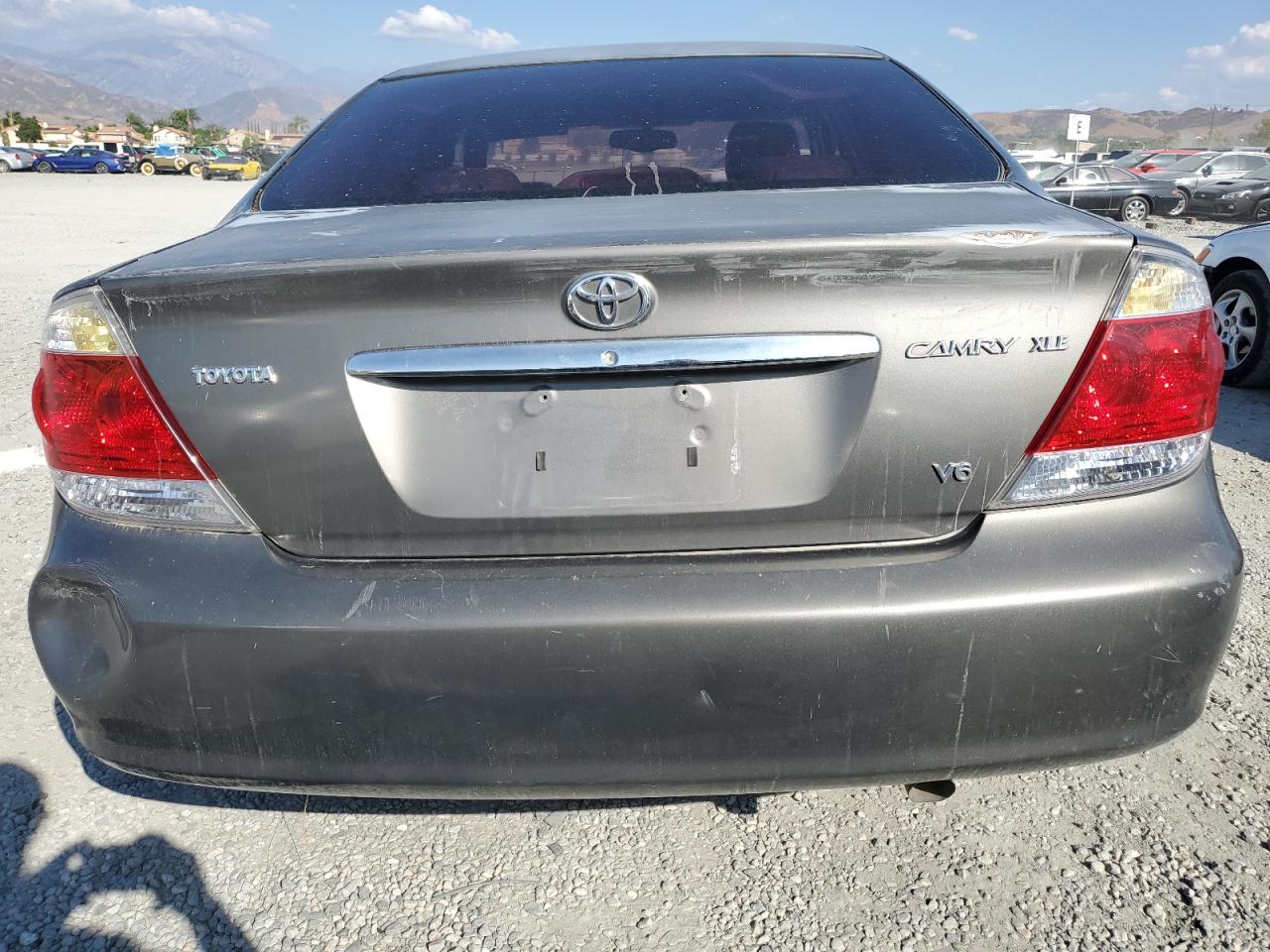 2005 Toyota Camry Le VIN: 4T1BF30K55U611860 Lot: 81791605