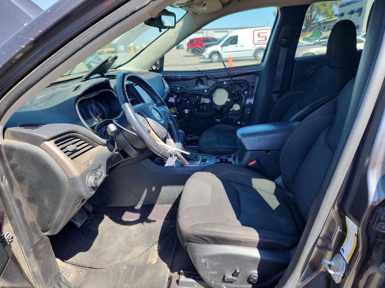 2016 Jeep Cherokee Latitude VIN: 1C4PJMCS1GW236633 Lot: 80784175