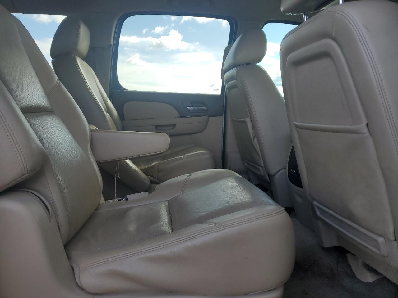 2011 Chevrolet Suburban K1500 Ltz VIN: 1GNSKKE39BR103618 Lot: 80577595