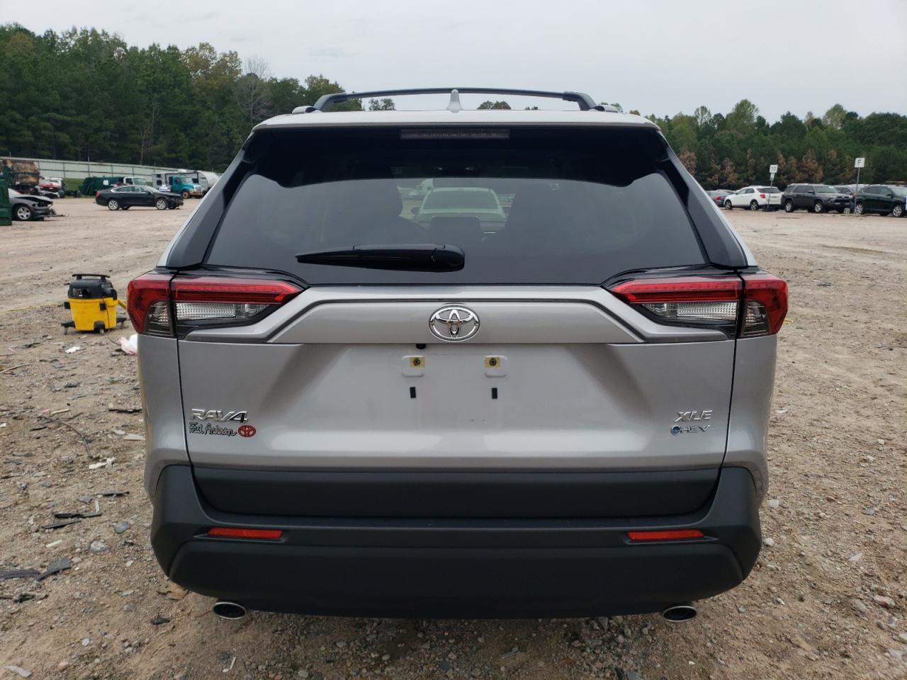 2025 Toyota Rav4 Xle Premium VIN: JTMB6RFV4SD165897 Lot: 84710485