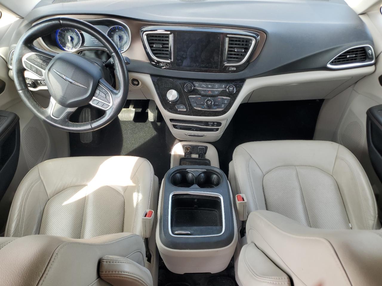 2019 Chrysler Pacifica Touring Plus VIN: 2C4RC1EG3KR569542 Lot: 81892455