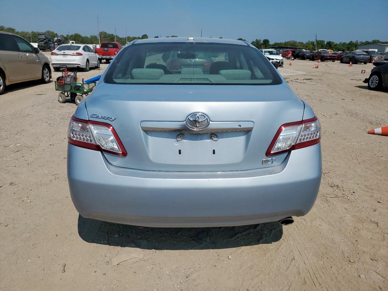 2010 Toyota Camry Hybrid VIN: 4T1BB3EK0AU121101 Lot: 69573825