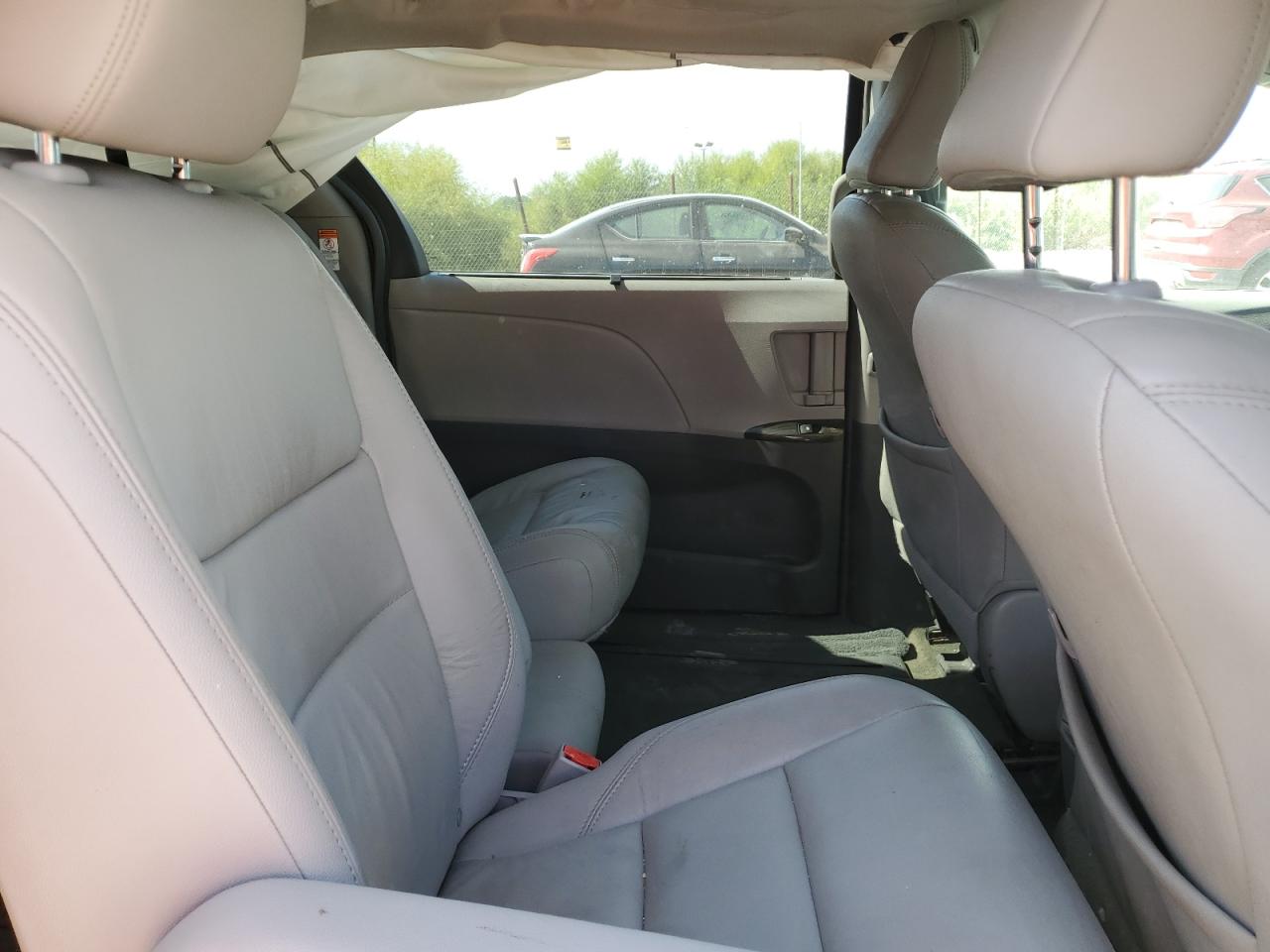 2016 Toyota Sienna Xle VIN: 5TDYK3DC5GS710425 Lot: 84276595