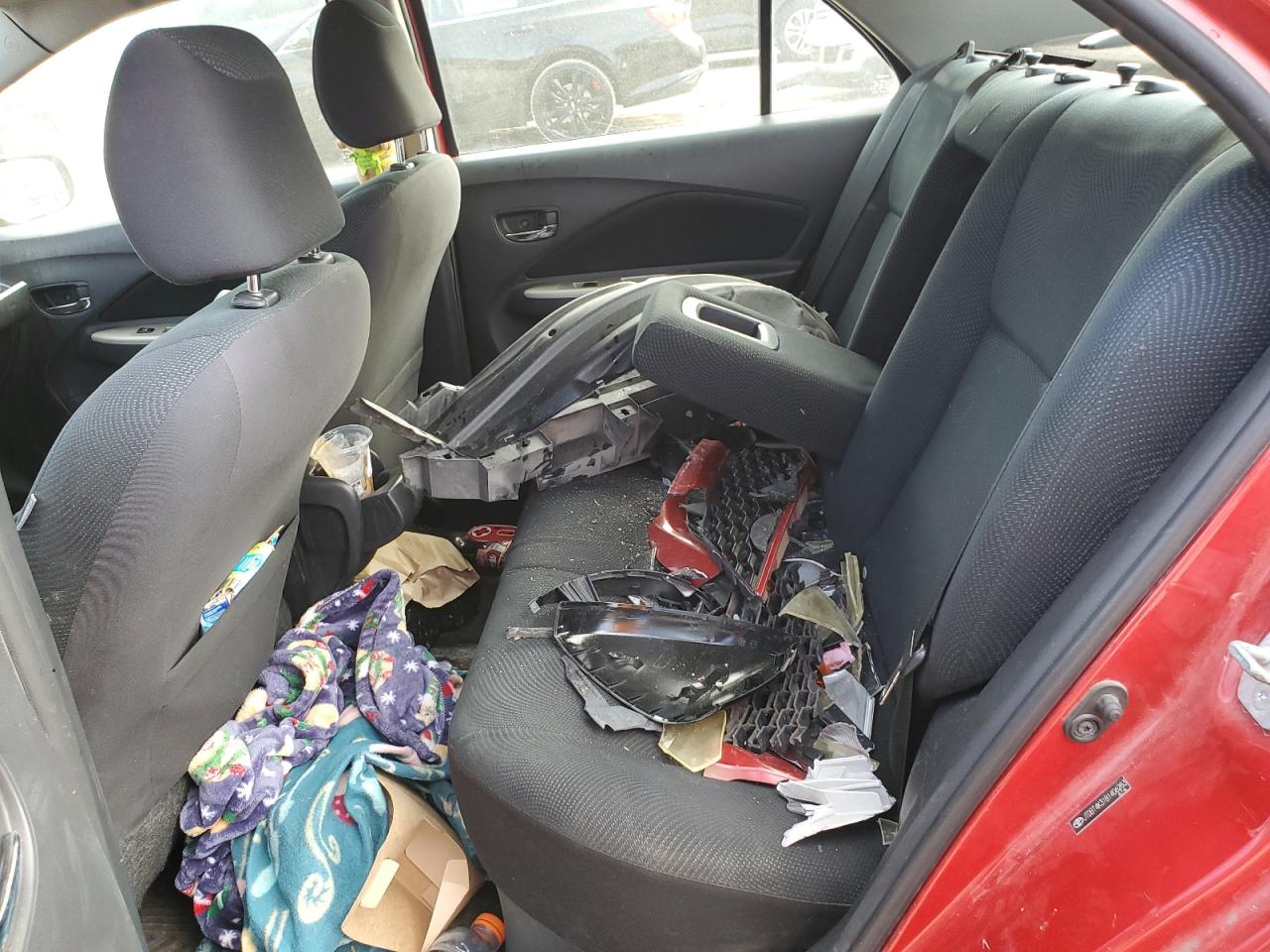 2011 Toyota Yaris VIN: JTDBT4K31B1406283 Lot: 84610375