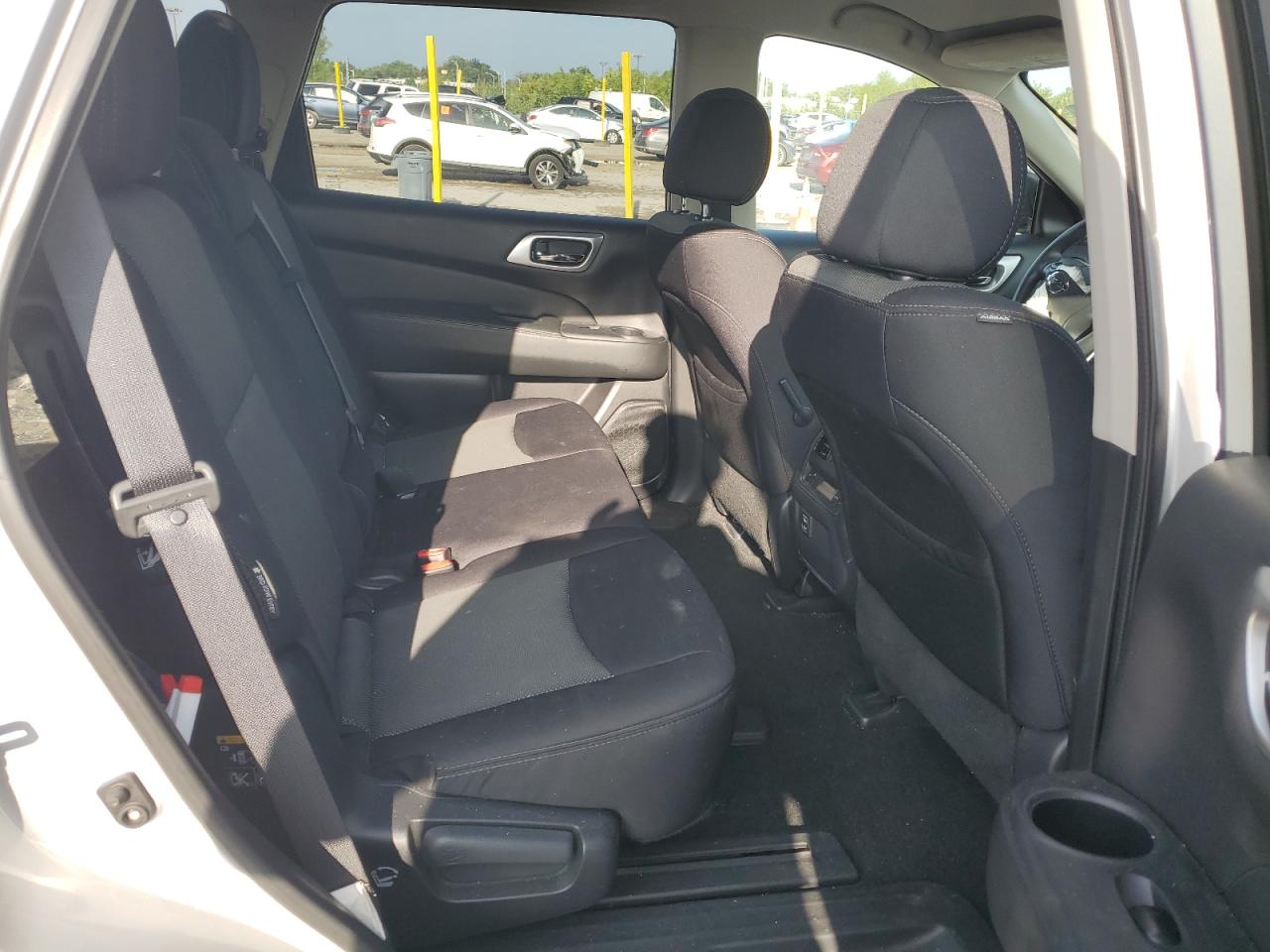 2018 Nissan Pathfinder S VIN: 5N1DR2MM6JC675847 Lot: 71136895