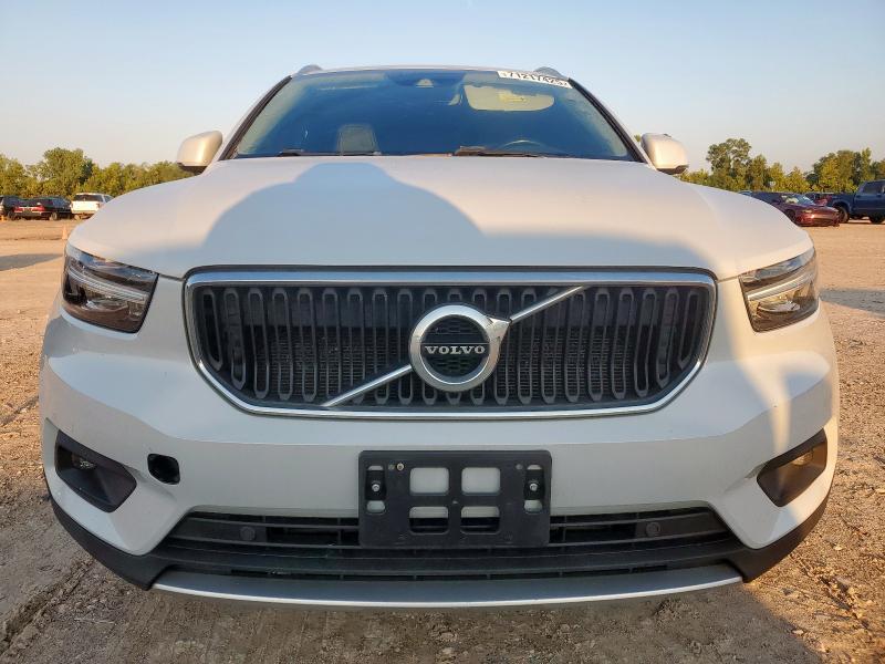 2021 VOLVO XC40 T5 MOMENTUM  