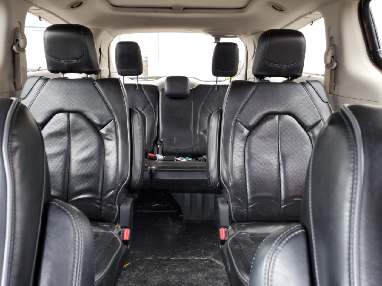 2017 Chrysler Pacifica Limited VIN: 2C4RC1GG1HR812643 Lot: 81807085