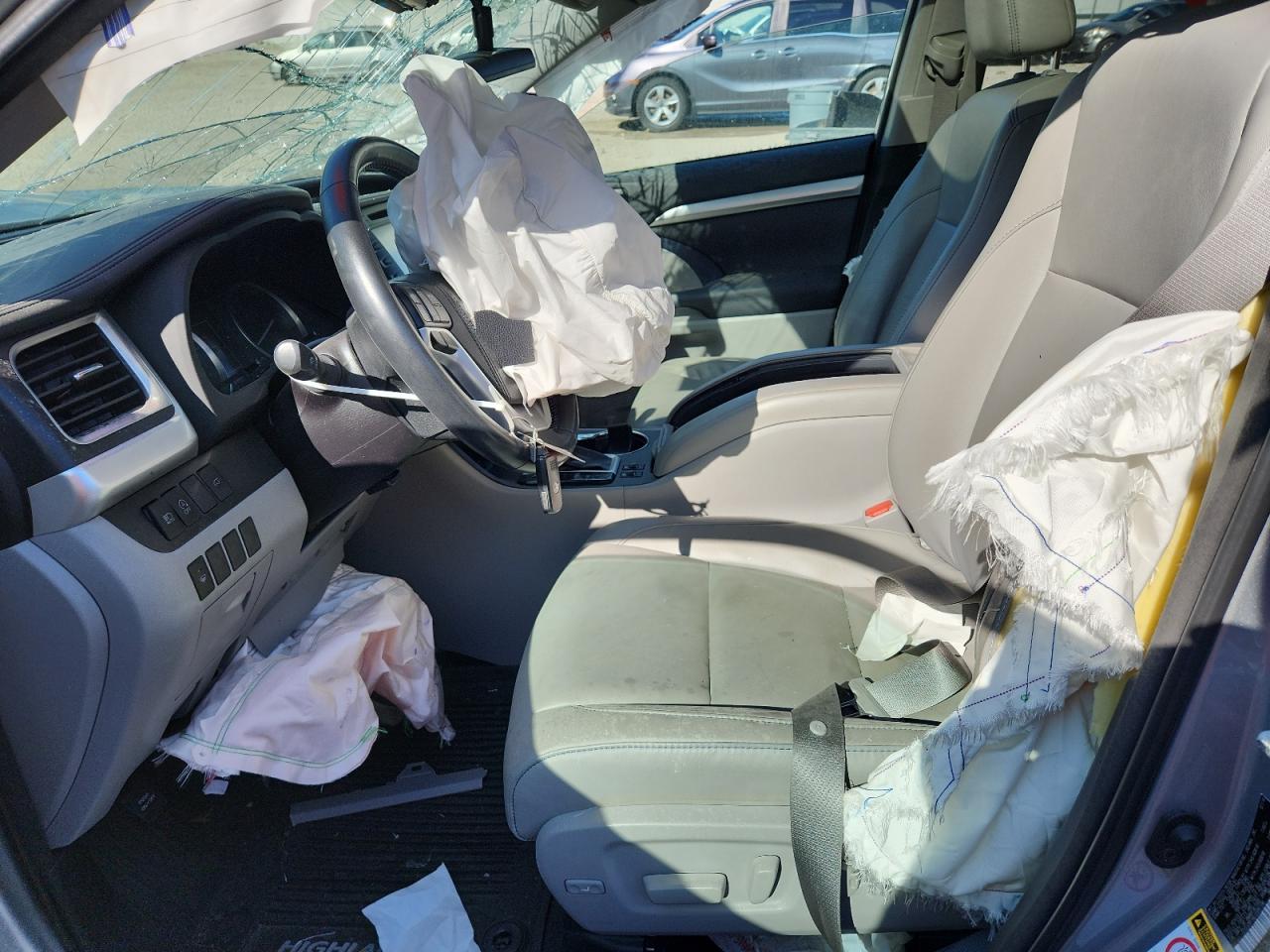 2018 Toyota Highlander Se VIN: 5TDJZRFH8JS895196 Lot: 70869335