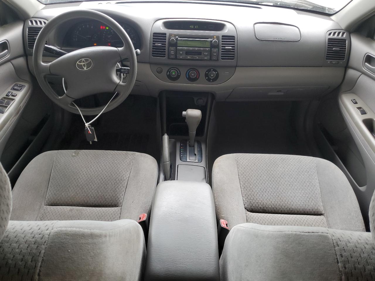 2004 Toyota Camry Le VIN: 4T1BF30KX4U569944 Lot: 81707915