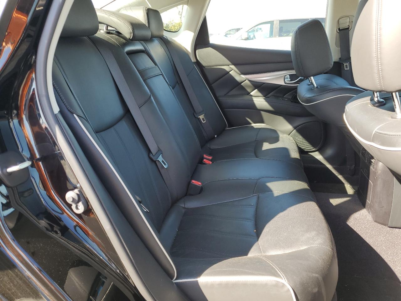 2019 Infiniti Q70 3.7 Luxe VIN: JN1BY1AP1KM505613 Lot: 84252895