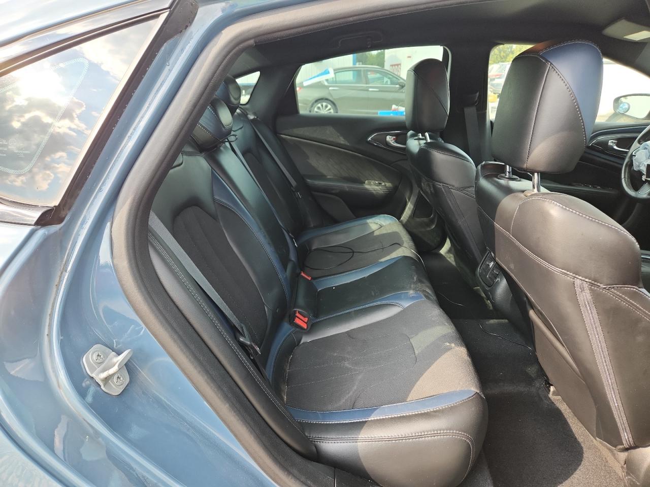 2015 Chrysler 200 S VIN: 1C3CCCBB4FN555084 Lot: 81048105